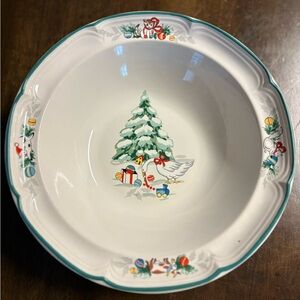 International China Country Christmas serving bowl